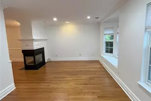 2417 Stanhope Ct, Mahwah, NJ 07430 - Photo 2