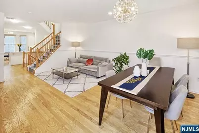 453 Albany Court, West New York, NJ 07093 - Photo 4