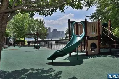 453 Albany Court, West New York, NJ 07093 - Photo 22