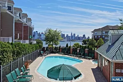 453 Albany Court, West New York, NJ 07093 - Photo 24