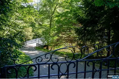 1055 High Mountain Road, Franklin Lakes, NJ 07417 - Photo 24