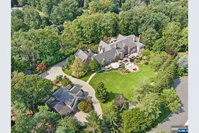 1055 High Mountain Road, Franklin Lakes, NJ 07417 - Photo 2
