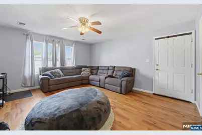 141 Schuyler Avenue, Newark, NJ 07112 - Photo 4