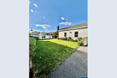 887 Schuyler Avenue, Kearny, NJ 07032 - Photo 10