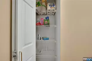 189 Forest 112, Paramus, NJ 07652 - Photo 8