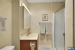 189 Forest 112, Paramus, NJ 07652 - Photo 12