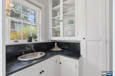 130 Mountain Avenue, Montclair, NJ 07042 - Photo 16
