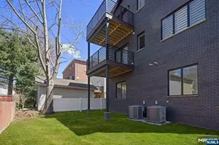 213 7th Street 2nd Fl, Palisades Park, NJ 07650 - Photo 18