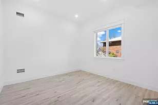 213 7th Street 2nd Fl, Palisades Park, NJ 07650 - Photo 16