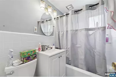 58 Sussex Road, Bergenfield, NJ 07621 - Photo 14