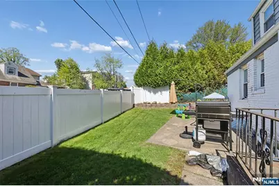 58 Sussex Road, Bergenfield, NJ 07621 - Photo 4