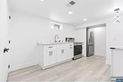 110 Central Avenue, Rochelle Park Township, NJ 07662 - Photo 28
