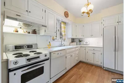 46 Kenmore Place, Glen Rock, NJ 07452 - Photo 16
