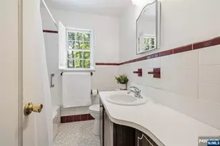 46 Kenmore Pl, Glen Rock, NJ 07452 - Photo 20