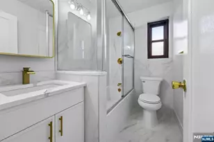 2329 Hudson Terrace E9, Fort Lee, NJ 07024 - Photo 10