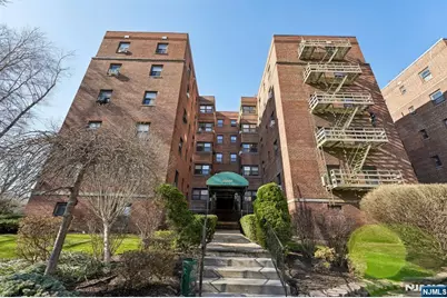 2329 Hudson Terrace E9 #E9, Fort Lee, NJ 07024 - Photo 1