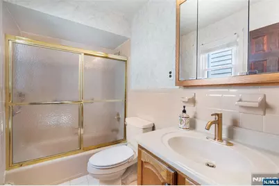 154 Milton Avenue, Nutley, NJ 07110 - Photo 22