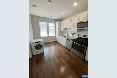 402 Cliff Street, Fairview, NJ 07022 - Photo 10