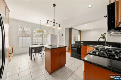 48 Bovensiepen Court, Roseland, NJ 07068 - Photo 8