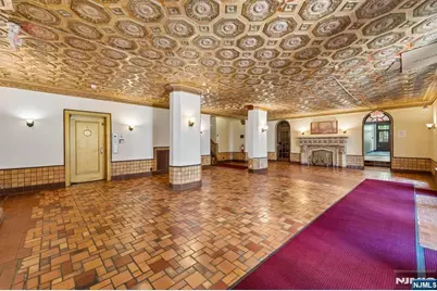 131 Kensington Avenue D5 #D5, Jersey City, NJ 07304 - Photo 24