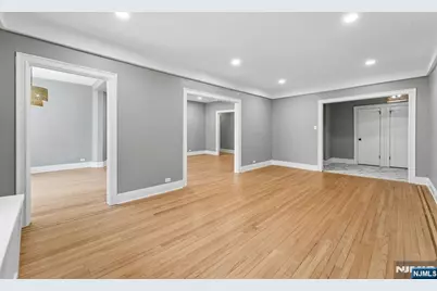 131 Kensington Avenue D5 #D5, Jersey City, NJ 07304 - Photo 12