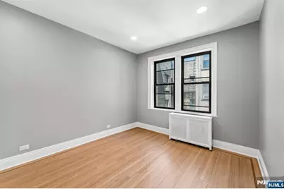131 Kensington Avenue D5 #D5, Jersey City, NJ 07304 - Photo 6