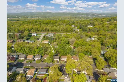 225 Linden Road, Wayne, NJ 07470 - Photo 2