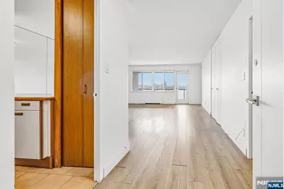 1203 River Road 9G #9G, Edgewater, NJ 07020 - Photo 2