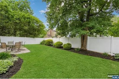 15 Colonial Road, Tenafly, NJ 07670 - Photo 8