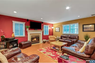 15 Colonial Road, Tenafly, NJ 07670 - Photo 2