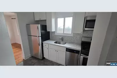 55 Bergen Boulevard 5B #5B, Palisades Park, NJ 07650 - Photo 2