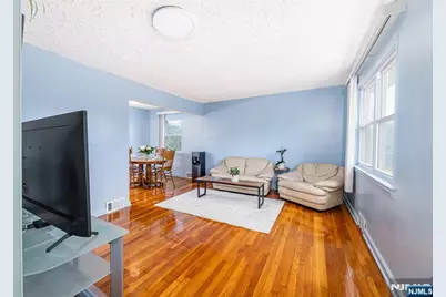 40 South Drive, Rochelle Park Township, NJ 07662 - Photo 2