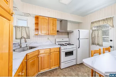 40 South Drive, Rochelle Park Township, NJ 07662 - Photo 8