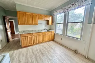 4 Swaine Pl A, West Orange Township, NJ 07052 - Photo 2