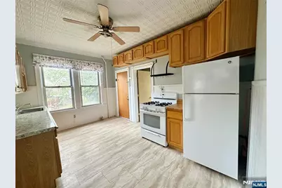 4 Swaine Place A #A, West Orange Township, NJ 07052 - Photo 4