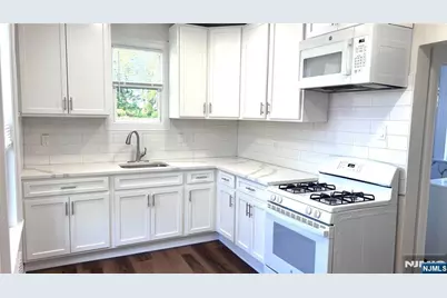 322 Carmita, Rutherford, NJ 07094 - Photo 6