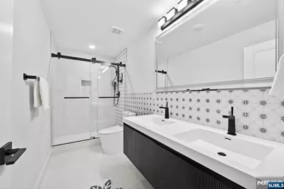 865 Summit Avenue 2 #2, Jersey City, NJ 07307 - Photo 16