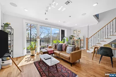 865 Summit Avenue 2 #2, Jersey City, NJ 07307 - Photo 2