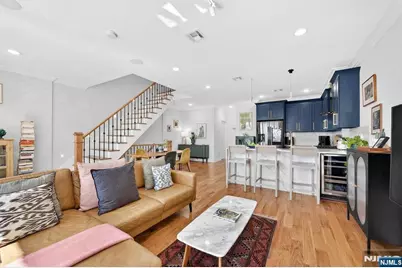 865 Summit Avenue 2 #2, Jersey City, NJ 07307 - Photo 1