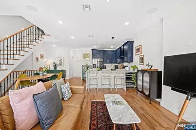 865 Summit Avenue 2 #2, Jersey City, NJ 07307 - Photo 4