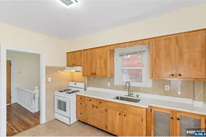 244 Lincoln Avenue 2 #2, Cliffside Park, NJ 07010 - Photo 2