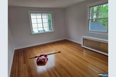 684 Edgewater Avenue 2Fl #2FL, Ridgefield, NJ 07657 - Photo 6