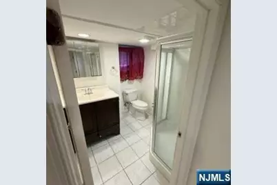 233 Jackson Avenue, Hackensack, NJ 07601 - Photo 8