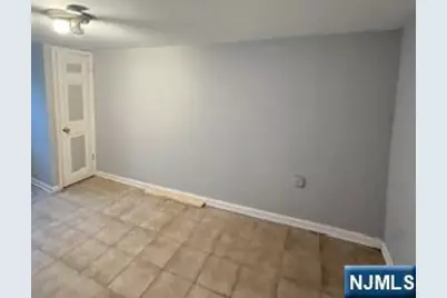 233 Jackson Avenue, Hackensack, NJ 07601 - Photo 6