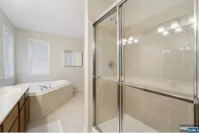 123 Levinberg Lane, Wayne, NJ 07470 - Photo 14