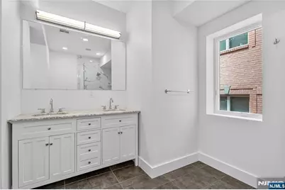 46 Hudson Avenue A #A, Edgewater, NJ 07020 - Photo 16