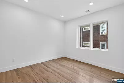 46 Hudson Avenue A #A, Edgewater, NJ 07020 - Photo 8
