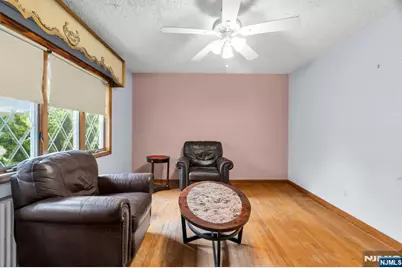 123 Summit Avenue, Elmwood Park, NJ 07407 - Photo 18