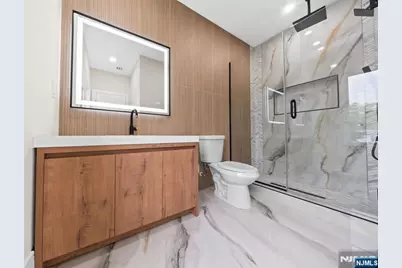317 Edstan Way, Paramus, NJ 07652 - Photo 32