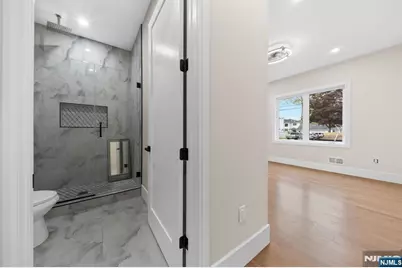 317 Edstan Way, Paramus, NJ 07652 - Photo 20